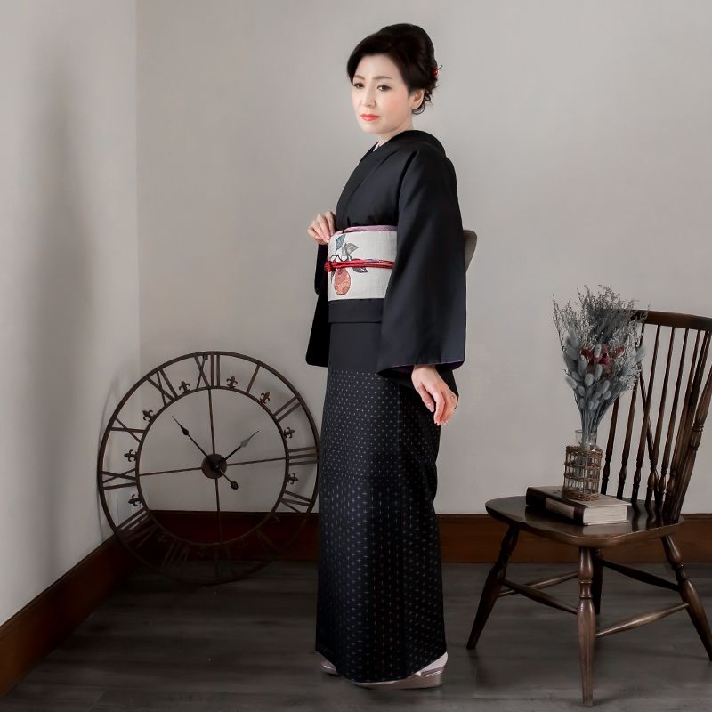 h7102　大島紬 黒 十字絣×生成 リンゴ(宅)