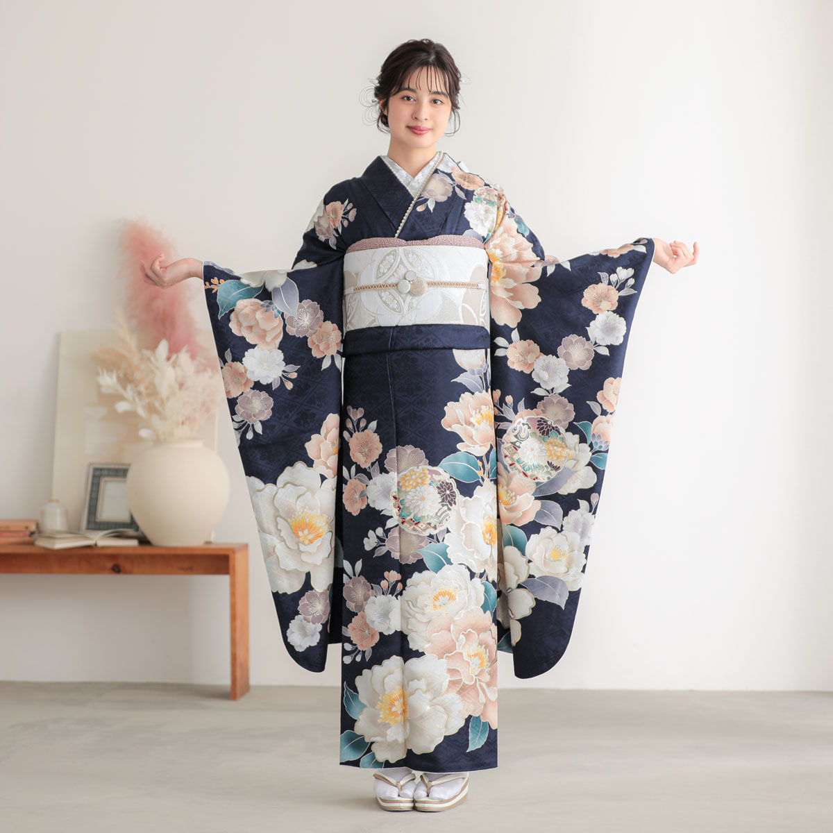 r2129　紺　牡丹に雪輪