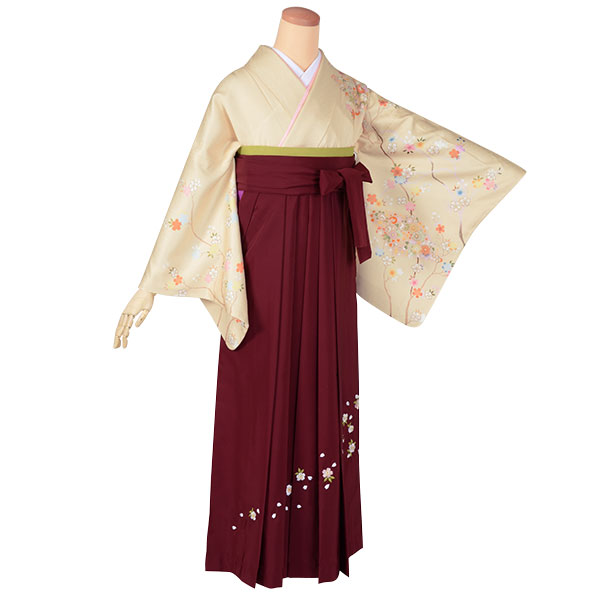 桜の着物とえんじの袴