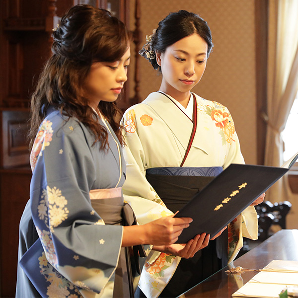 卒業式の先生の服装