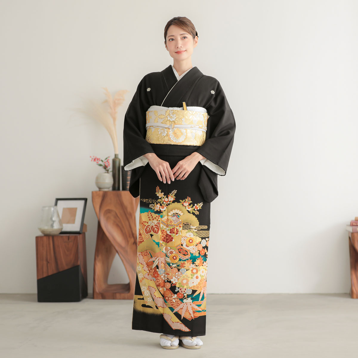 t325　桂由美雲取り扇に貝桶